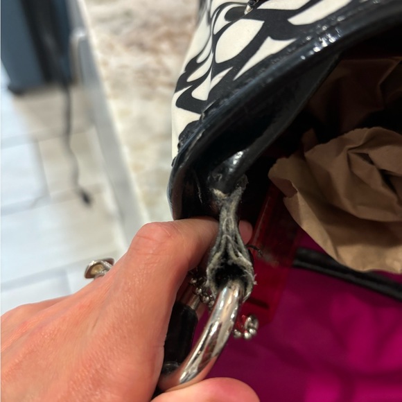 Rare Coach Kyra poppy messenger bag. - Picture 6 of 9